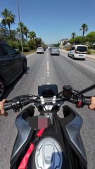 Trafikte akrobasi yapan sürücüye ceza!