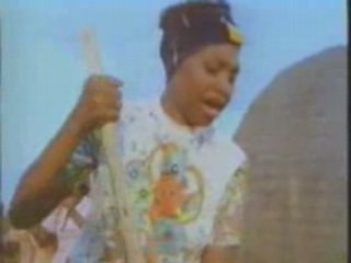 yvonne chaka chaka, Umqombothi