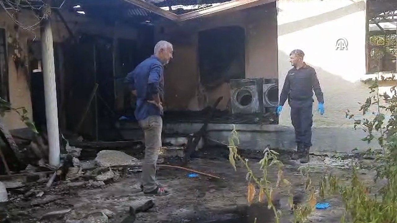 Adana’nın Ceyhan ilçesinde tek katlı bir evde çıkan yangın, korkunç bir faciaya dönüştü. Evde yalnız yaşayan bedensel engelli Servet Balcı hayatını kaybetti.