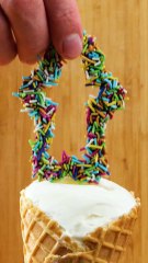 There's no such thing as too much chocolate! 🍫 Cool ideas for your desserts ☕