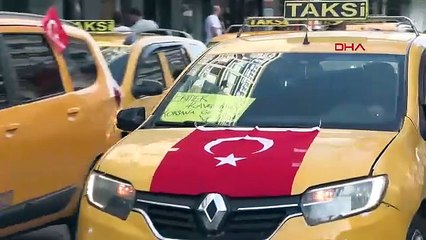 Binlerce taksi şoförü konvoy oluşturup kontak kapattı; şehir trafiğe sarıya büründü
