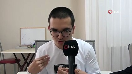 10 yıldır evde eğitimle hayata bağlanıyor! 16 yaşındaki Beran azmiyle ilham veriyor