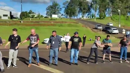 Helicóptero leva insumos hospitalares para vítimas de tornado em Rio Bonito