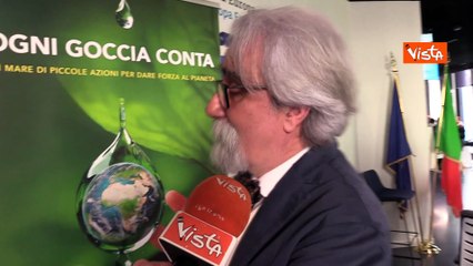 Addio a Peppe Vessicchio, il direttore d'orchestra aveva 69 anni. Eccolo nel 2024