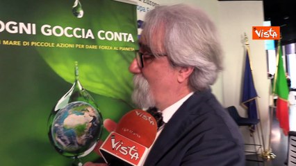 Addio a Peppe Vessicchio, il direttore d'orchestra aveva 69 anni. Eccolo nel 2024