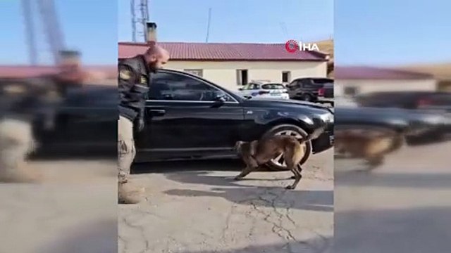 Hakkari’de bir otomobilde 24 kilo 500 gram metamfetamin ele geçirildi