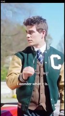 How To Kiss a Vampire - ReelShort