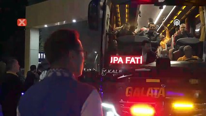 Galatasaray, Kocaeli'de coşkuyla karşılandı