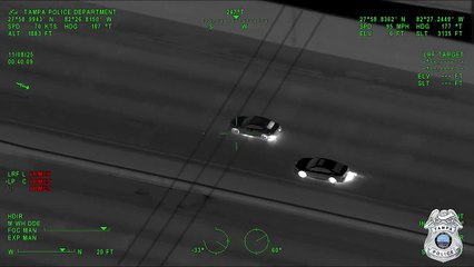 Carro em fuga à polícia bate contra bar e mata quatro pessoas nos EUA