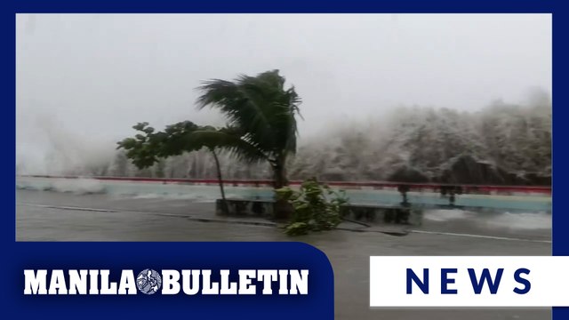 'Uwan' brings strong winds, storm surge to Virac, Catanduanes