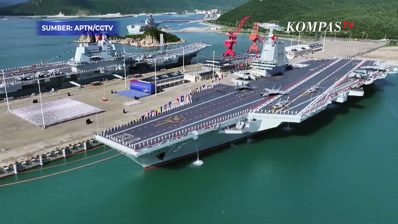 Aksi Jet Tempur China Lepas Landas di Kapal Induk Fujian