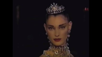 GIVENCHY Haute Couture Automne Hiver 1997-1998 Alexander McQueen