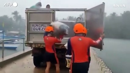 Il tifone Fung-wong minaccia le Filippine, quasi un milione di evacuati