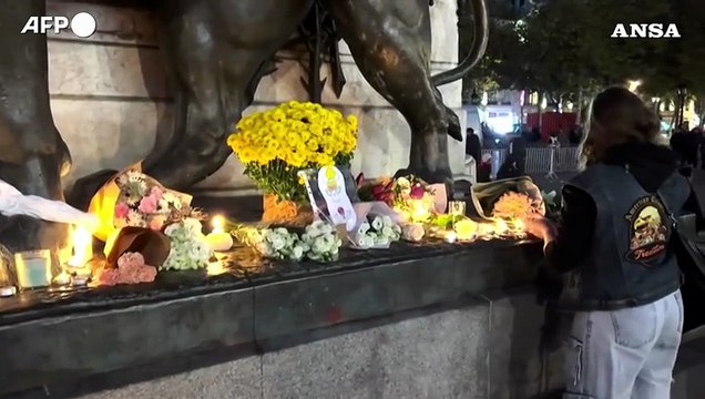 13 novembre 2015, Parigi rende omaggio alle vittime degli attentati