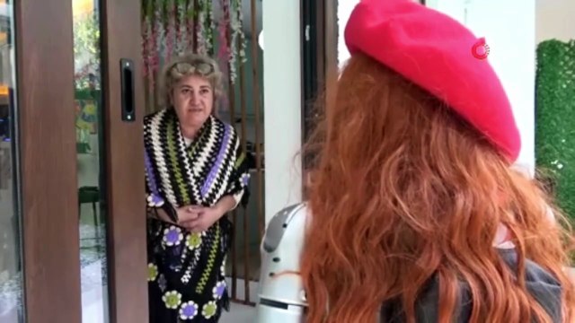 Güzellik Salonunda Şaşkına Çeviren Anlar 5 Milyonluk Robot İşe Başladı!