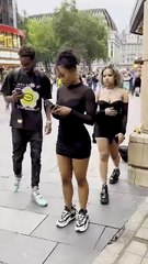 Extra_Hand_On_Shoulder__Prank_🖐🏻😜_#viral_#shorts_#funny_#prank_#trending(360p)