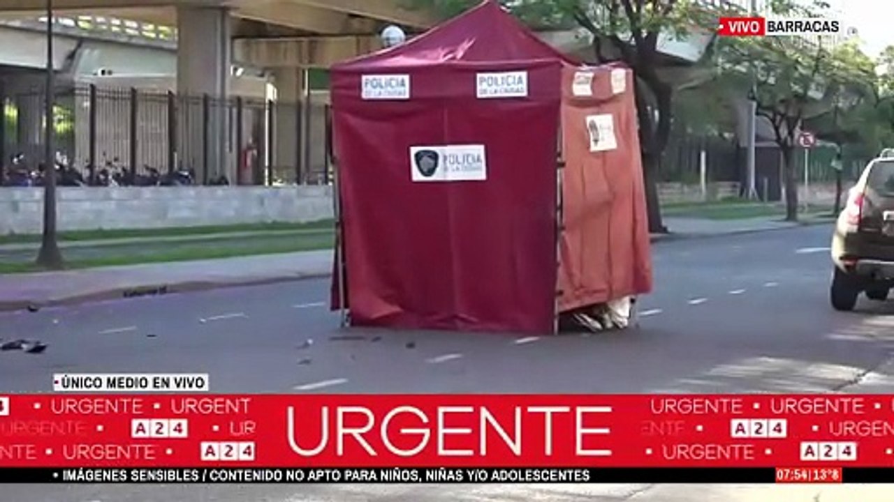 Tragedia en Barracas: un chico de 19 años murió al chocar con su moto cuando volvía a su casa