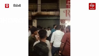 સુરત: ડિંડોલીમાં ધર્મ પરિવર્તનના આક્ષેપથી હિન્દુ સંગઠનોનો હોબાળો, રાજમહેલ મોલ બન્યો વિવાદનું કેન્દ્ર