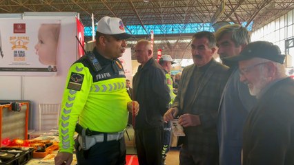 Jandarma ekipleri fuarda vatandaşları bilgilendirdi