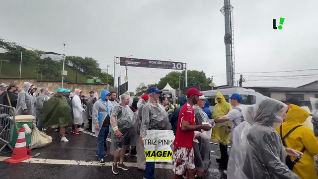 Confusão nas filas no entorno do setor G, após a abertura dos portões