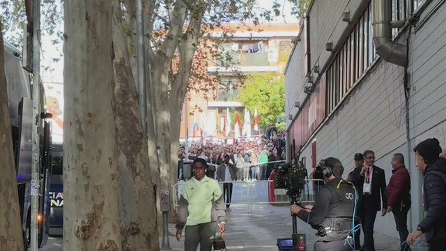 La LLEGADA DEL REAL MADRID a VALLECAS para el RAYO VALLECANO - REAL MADRID