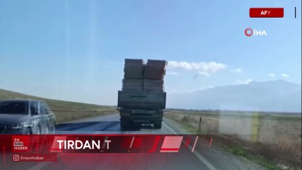 Afyonkarahisar’da tuğla yüklü tırın tehlikeli yolculuğu