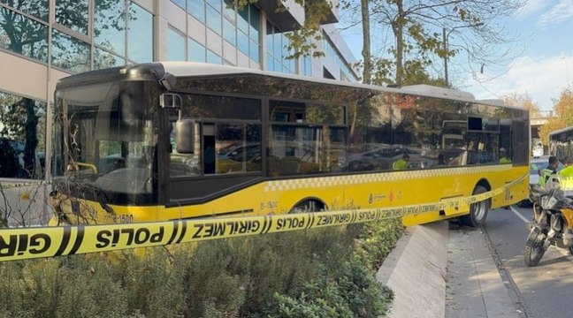 İETT şoförü kalp krizi geçirdi, facianın eşiğinden dönüldü