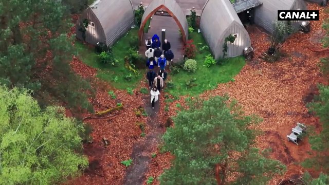 La bande-annonce de la saison 1 de Loups Garous sur Canal+.