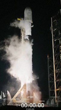 SpaceX’s Falcon 9 launches into orbit carrying 29 Starlink satellites