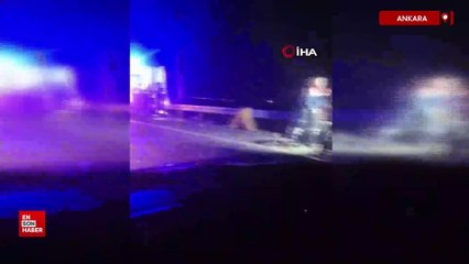 Ankara’da iki otomobil kafa kafaya çarpıştı