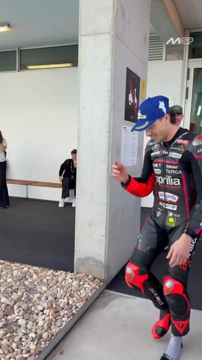 🏁 Victoire magistrale pour Marco Bezzecchi au Algarve International Circuit ! Il domine du premier au dernier virage et devance Álex Márquez (2e) et Pedro Acosta (3e).