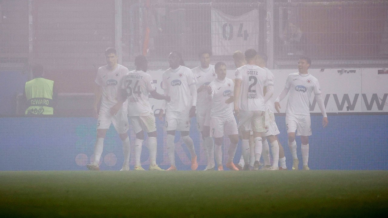 Mit den Haarspitzen dran: Otto lässt Viktoria spät jubeln