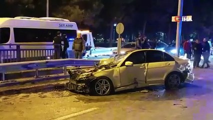 Bursa’da otomobil, önce direğe ardından minibüse çarparak savruldu: 6 yaralı