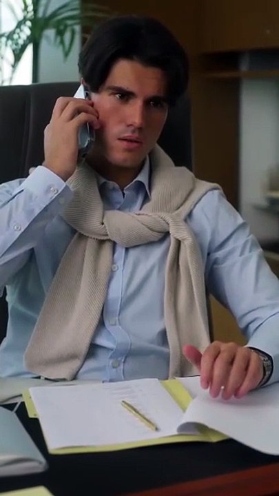 Isabella works in a bar and reunites with Andrew, who has become the richest man in New York.