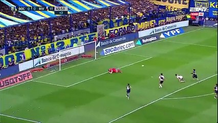 Gol de Zeballos en el Superclásico