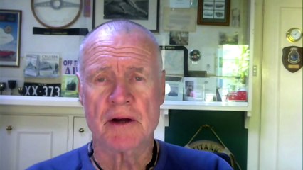 Former broadcaster Mike Carlton reflects on experience with radio “titan” John Laws