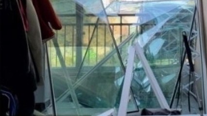 벌레 잡으려 토치 켰다가...다세대주택 폭발 사고로 1명 다쳐 / YTN