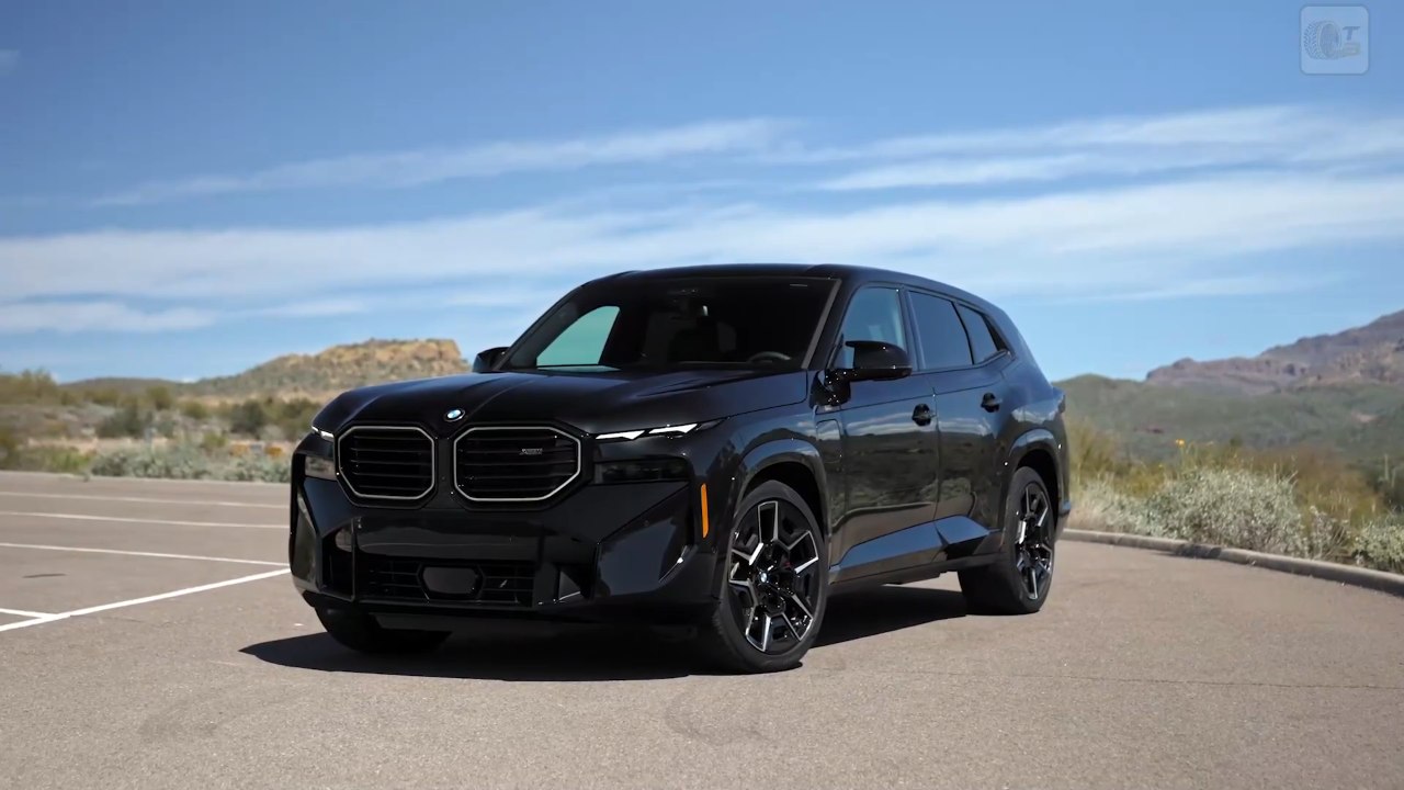 BMW XM (Modelljahr 2023) in Schwarz – Luxus, Leistung & Provokation im XXL-Format