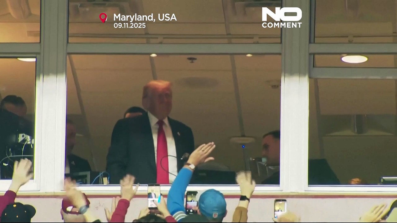 Bejubelt und ausgebuht: Trump erster amtierender US-Präsident bei Regular-Season-NFL-Spiel seit 1978