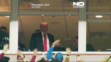 Trump, NFL maçını stadyumda izledi: Tribünlerden hem alkış hem yuhalama yükseldi