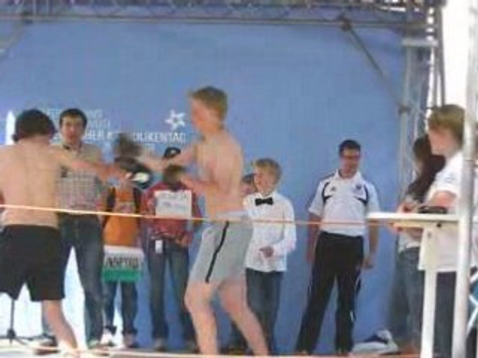 Unfairer Boxkampf auf dem Katholikentag 2008