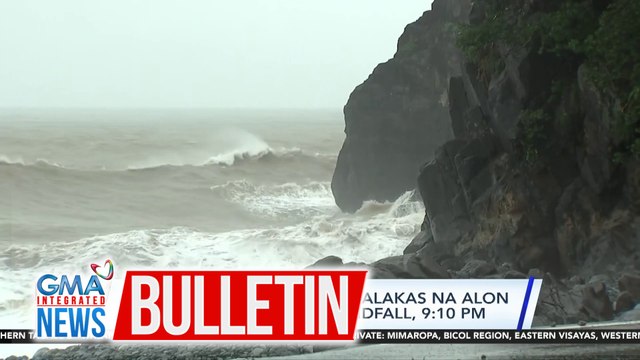 Aurora, hinampas ng malalakas na alon bago at matapos ang landfall, 9:10 p.m. | GMA Integrated News Bulletin