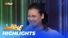It's Showtime: Kambal, nagkalaban sa isang singing contest! (Tawag Ng Tanghalan)