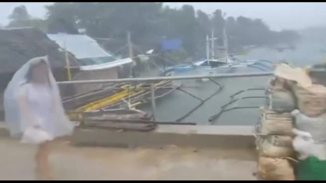 Filippine, dopo Kalmaegi arriva il tifone Fung-wong: almeno 4 morti