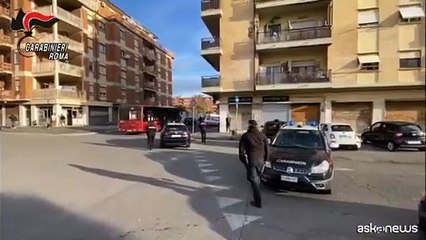 Blitz anti-droga dei carabinieri a Ostia, 12 arresti