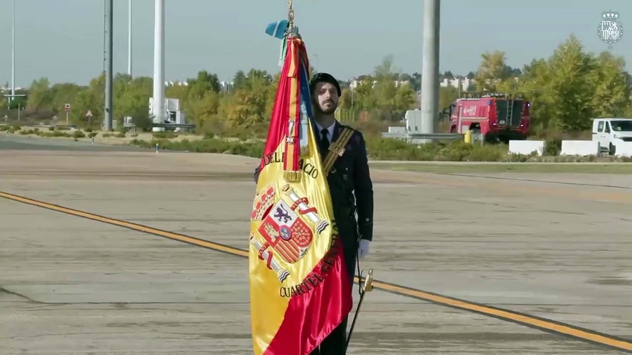 Felipe VI y la Reina Letizia, recibidos con flores y expectación en su primera parada en China