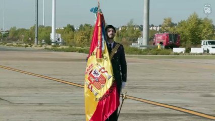 Felipe VI y la Reina Letizia, recibidos con flores y expectación en su primera parada en China