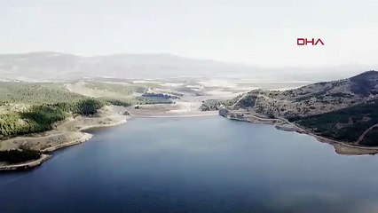 Burası bir zamanlar barajdı... Eskiden balıklar yüzerdi, şimdi zemininde yürünüyor