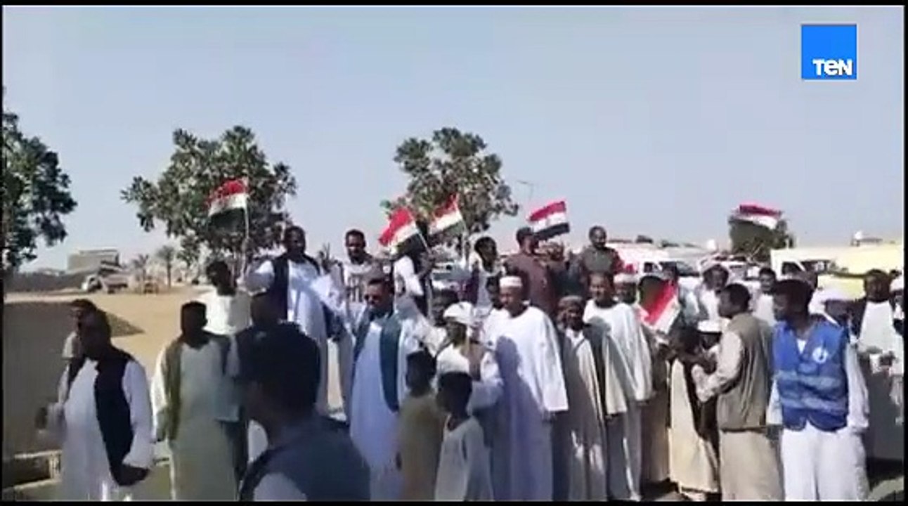بهتافات تحيا مصر..  توافد المواطنين على لجان الانتخابات بحلايب وشلاتين