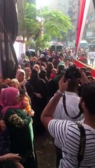 تحيا مصر.. طوابير السيدة أمام مدرسة الشهيد جمال في المنيب